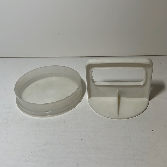 Tupperware burger maker - Picture 6 of 6